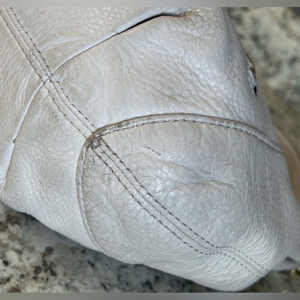 Michaels Kors Cream Pebbled Leather Hobo Slouch Satchel Tassel Purse Bag - Picture 15 of 16